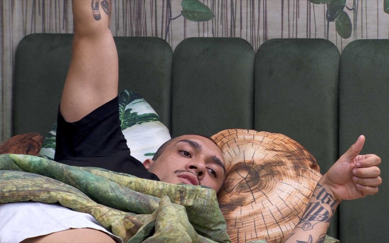 No BBB 24, MC Bin Laden explica o significado do seu hit
