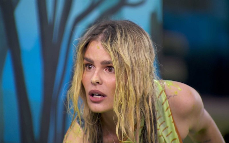 No BBB 24, Yasmin Brunet é recepcionada por novos moradores: