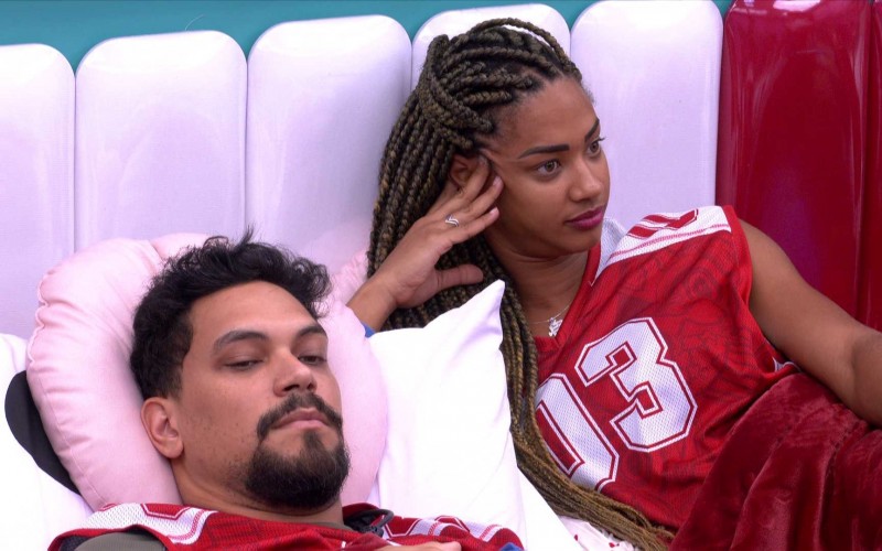 No BBB 25, Aline e Vinícius se desentendem sobre jogo: