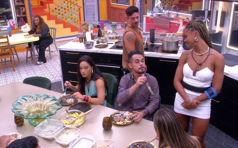 No BBB 25, João Pedro diz que brother está apaixonado por Aline