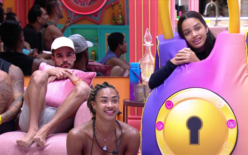 No Castigo do Monstro, Eva assiste vÃdeo para Mateus e declara: