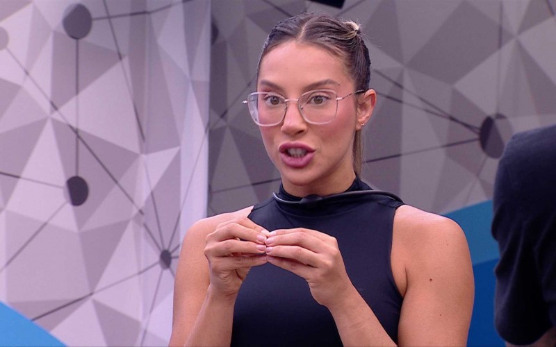 No Quarto Fantástico, Renata alerta aliados: