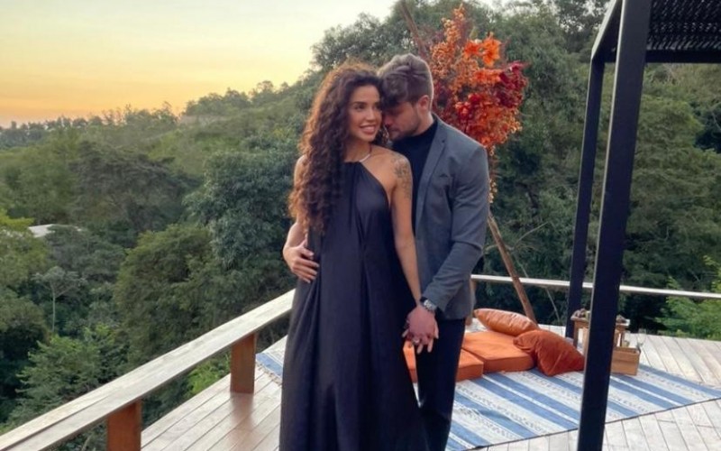Paula Amorim é pedida em casamento por Breno Simões; veja vídeo emocionante do momento