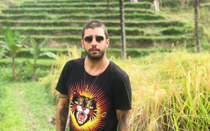 Pedro Scooby, do BBB22, já gravou uma música com Arlindo Cruz e adora andar a cavalo