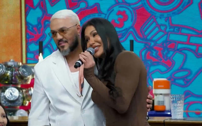 Público vibra com reencontro de Gracyanne Barbosa e Belo no Domingão: