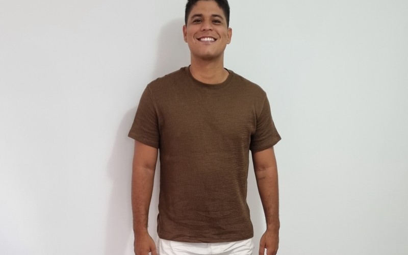 Quem é Guilherme, que disputa vaga no BBB 25? Fisioterapeuta faz dupla com a sogra