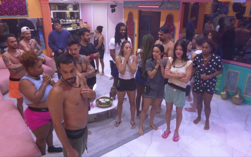 Queridômetro do BBB 25: tensões após almoço especial do Big Fone rendem vômito e corações partidos
