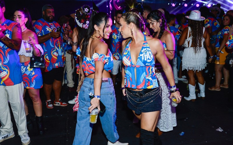 Renata e Eva se jogam na pista de dança no São João da Thay; veja fotos!