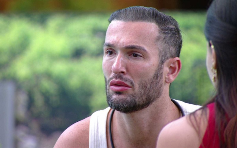 Renata passa recado de família de Diego Hypolito para o ginasta: ?Ela é muito falsa com você?