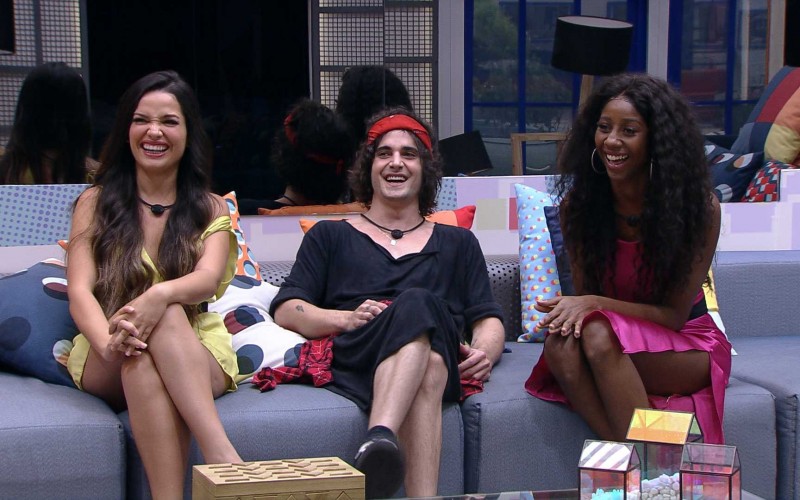 Resumo BBB21 04/05: última madrugada tem emoção, análise de trajetória e