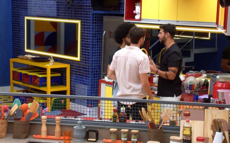 Rodrigo reclama após conversa com brothers: