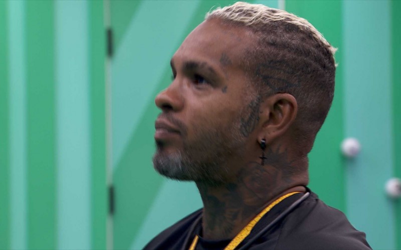 Rodriguinho comemora a 2ª liderança no Quarto do Líder do BBB 24