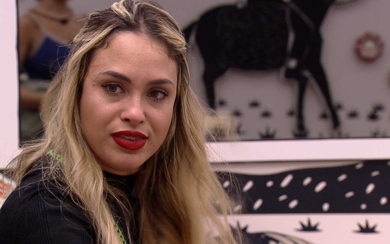Sarah dispara sobre sister: