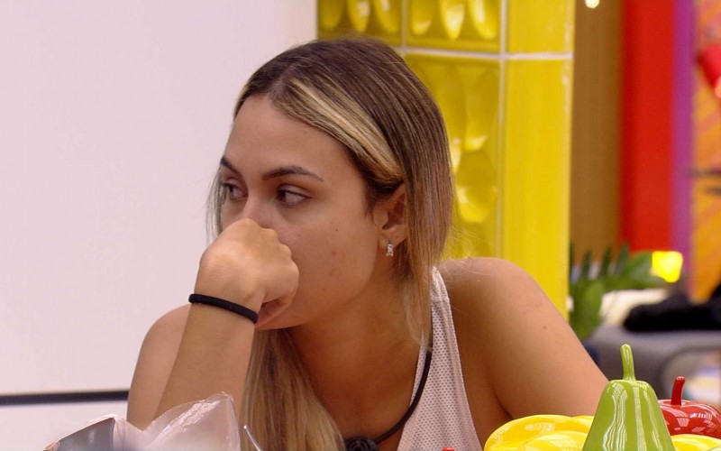 Sarah para Thais:
