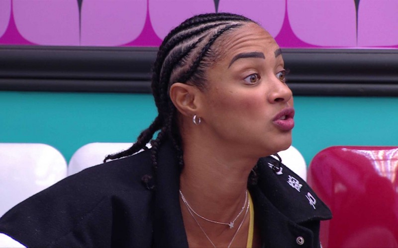 Sisters debatem sobre mensagem do RoBBB Seu Fifi e Aline aponta: