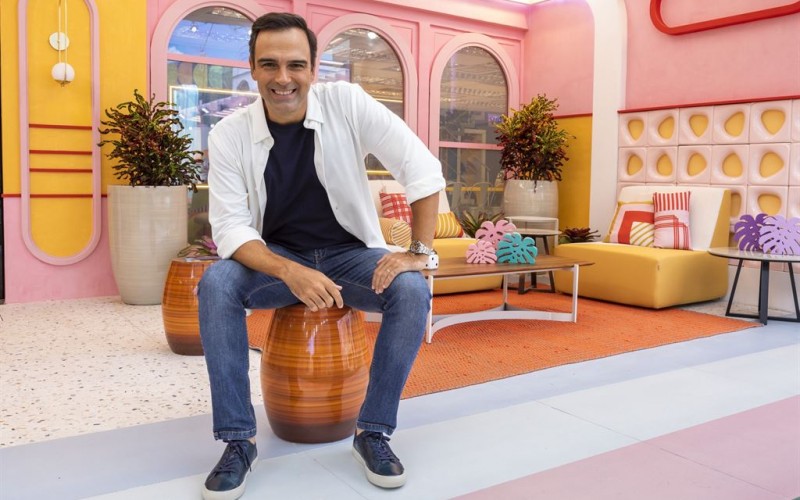Tadeu Schmidt conta o que espera aprender com o BBB22 e manda recado para o seu eu do futuro