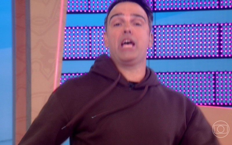 Tadeu Schmidt imita Beatriz em cena que virou meme no Sincerão do BBB 24