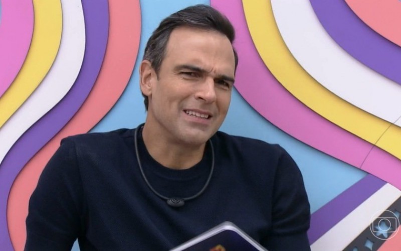 Tadeu Schmidt reúne Lollipopers no Quarto e pergunta: