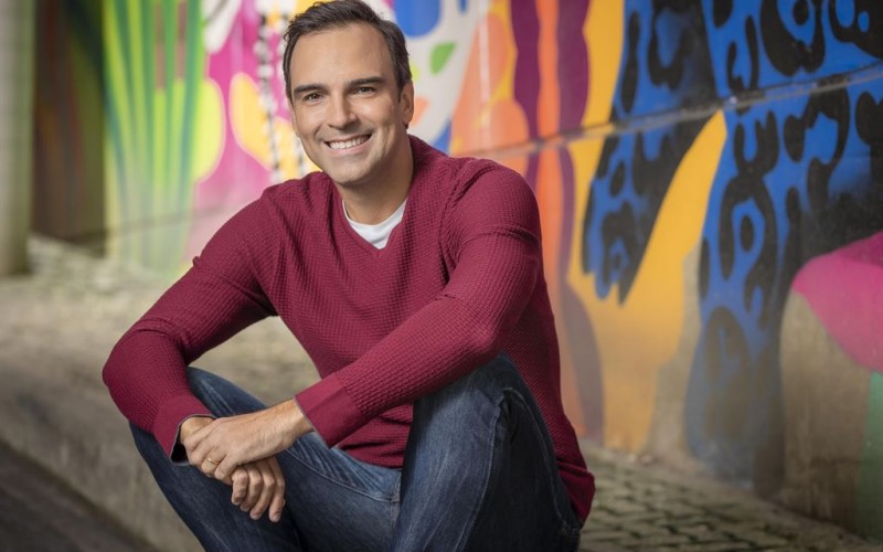 Tadeu Schmidt revela sentimento em seu primeiro dia sem BBB 22 no ar: