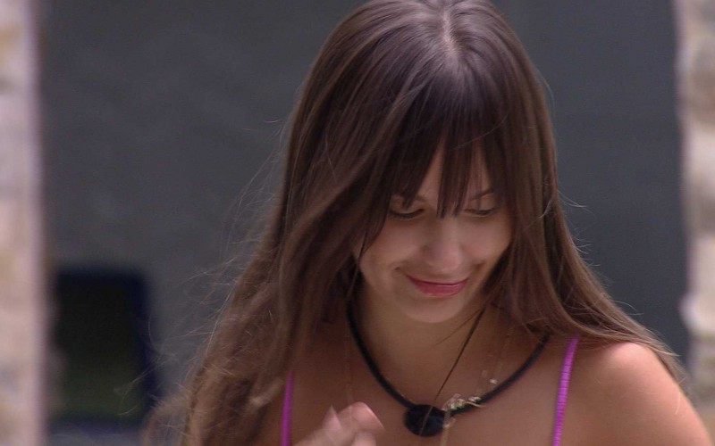 Thaís desabafa com Carla Diaz sobre brother do BBB21: