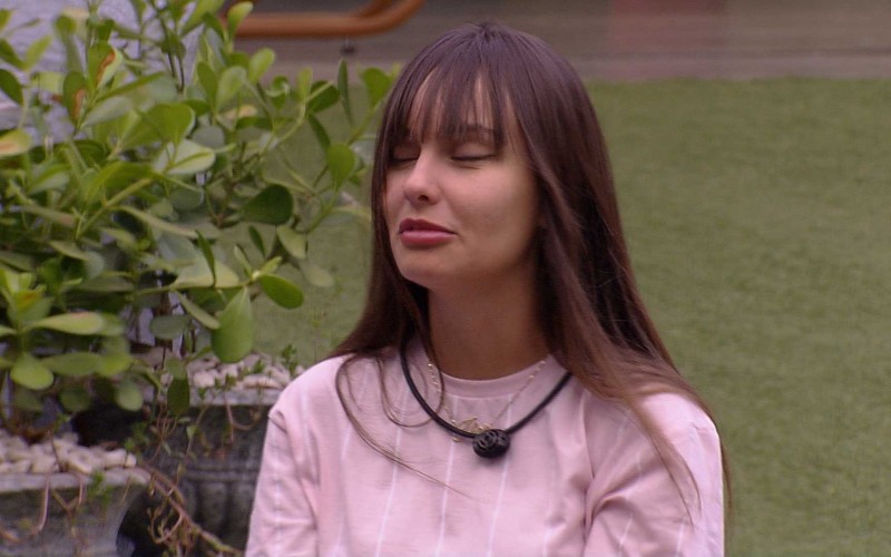 Thaís dispara sobre brother no BBB21: