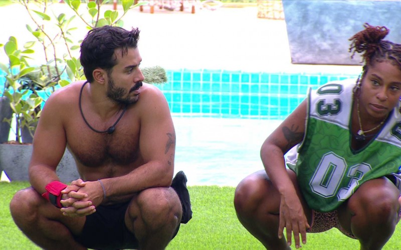 Thamiris comenta sobre Mateus ter avisado Eva para apertar o botão na Prova do LÃder