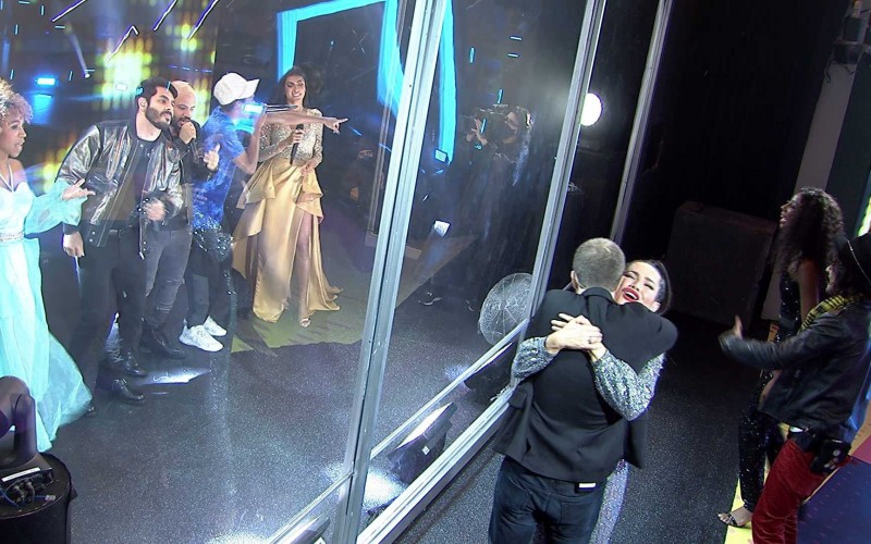 Tiago Leifert chora durante show de encerramento do BBB21