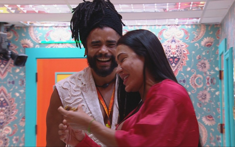 Vetada de participar do Show de Quarta, Gracyanne Barbosa especula atração: