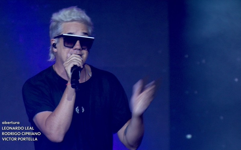 VÃdeos BBB 24: Jota Quest canta hits na quinta festa da temporada