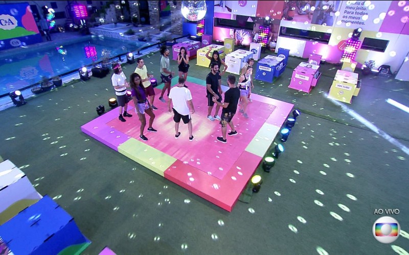 VÃdeos BBB: veja o resumo do que aconteceu na madrugada do dia 02/04