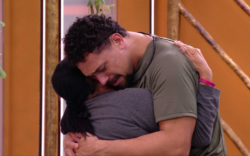 Vinícius chora após formação do Paredão e desabafa: