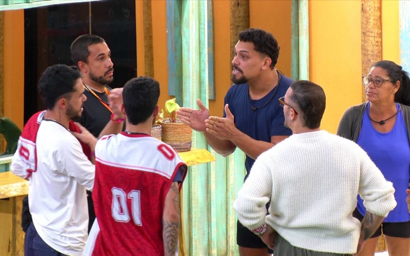VinÃcius discute com gêmeos e dispara: