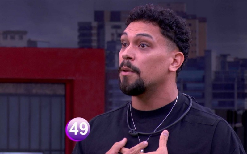 Vinícius elimina saia de bailarina de Renata e avalia sister: