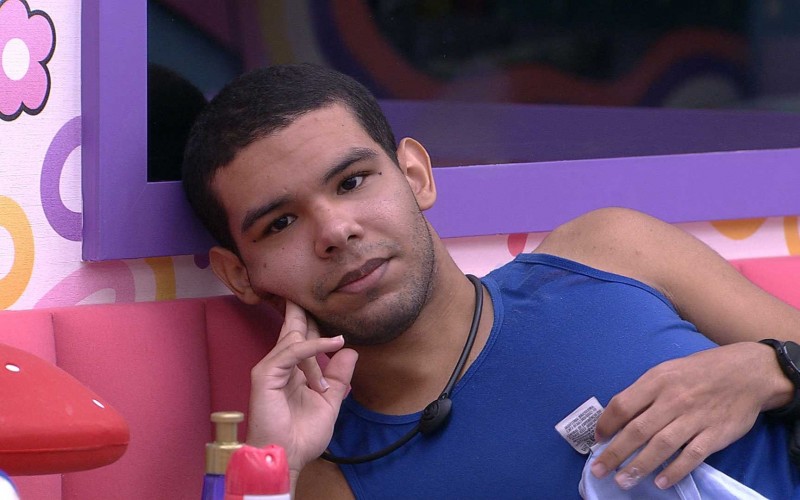 Vinicius fala para Natália: