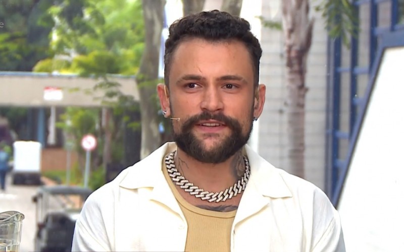 Vinicius, eliminado do BBB 24, explica deboche a brothers na Xepa: