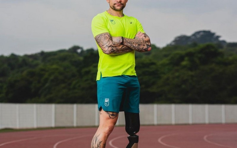 Vinicius Rodrigues anuncia data de retorno às pistas após o BBB 24: