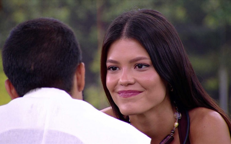 Vitória Strada comenta relação com sisters: