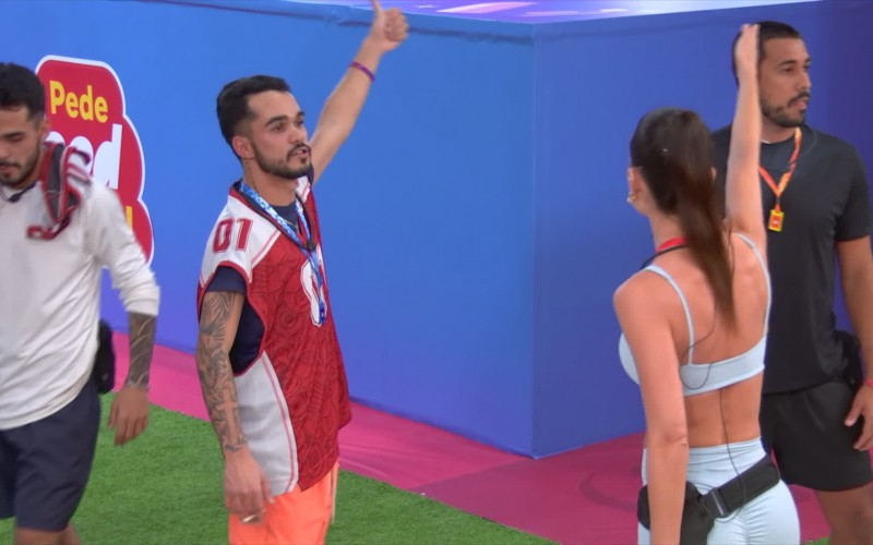 Vitória Strada e João Pedro iniciam discussão generalizada no BBB 25: veja os vÃdeos e entenda a treta