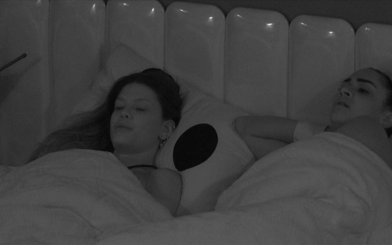 Vitória Strada questiona Aline: