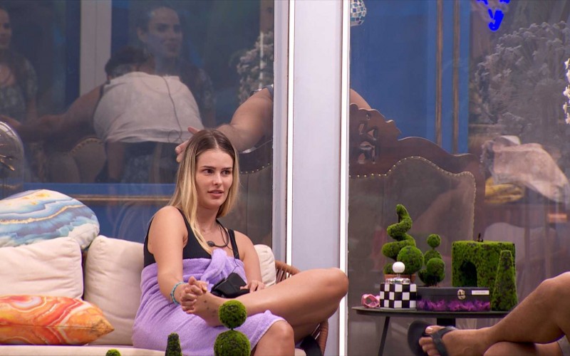 Yasmin comenta desânimo com festa de Beatriz no BBB 24: