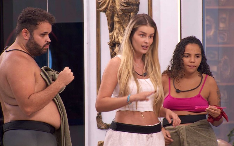 Yasmin e Wanessa questionam emojis do Queridômetro, e modelo promete: