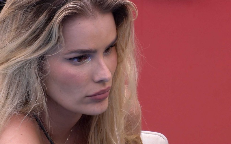 Yasmin questiona Davi se ele quer colocar os Camarotes no Paredão: