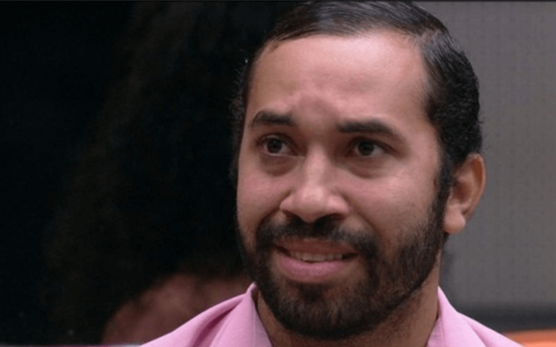 Alvo de ataques, ex-BBB Gilberto sofre tentativa de golpe nas redes sociais e lamenta: "Pessoas ruins"