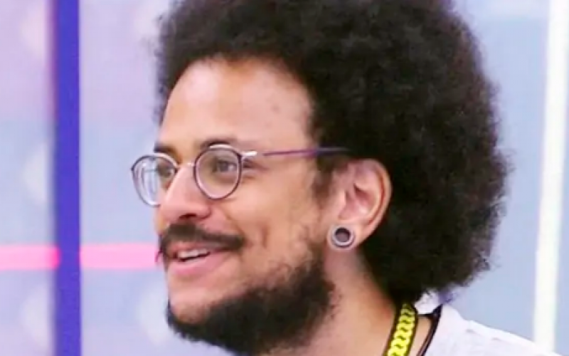 BBB 2021: Produção dá “bronca” nos confinados e João Luiz tira sarro
