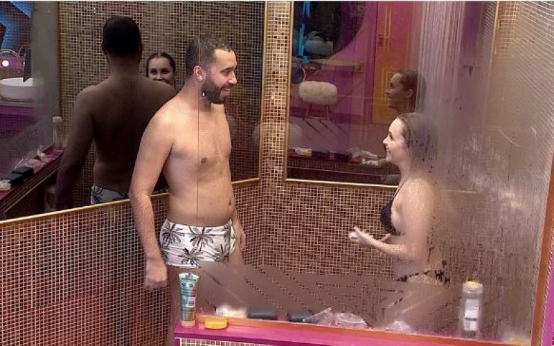 Carla Diaz relembra descoberta de câncer na tireóide: