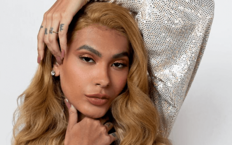 Ex-BBB Pocah radicaliza o visual, surge completamente loira e conquista a web: "Uma nova mulher"