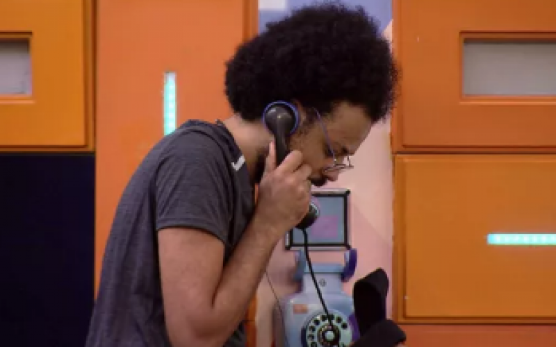 João Luiz atende ao Big Fone e indica Sarah, Arcrebiano e Rodolffo ao Paredão