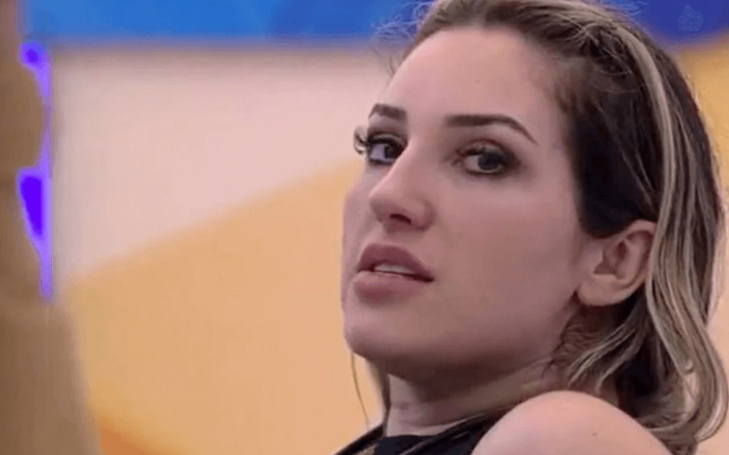 No BBB 23, Amanda deixa escapar tatuagem Ãntima: