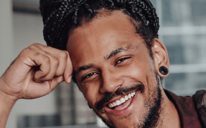 Após o BBB21, João Luiz dá conselho para quem quer viver plenamente sua sexualidade: "Buscar uma rede de apoio"