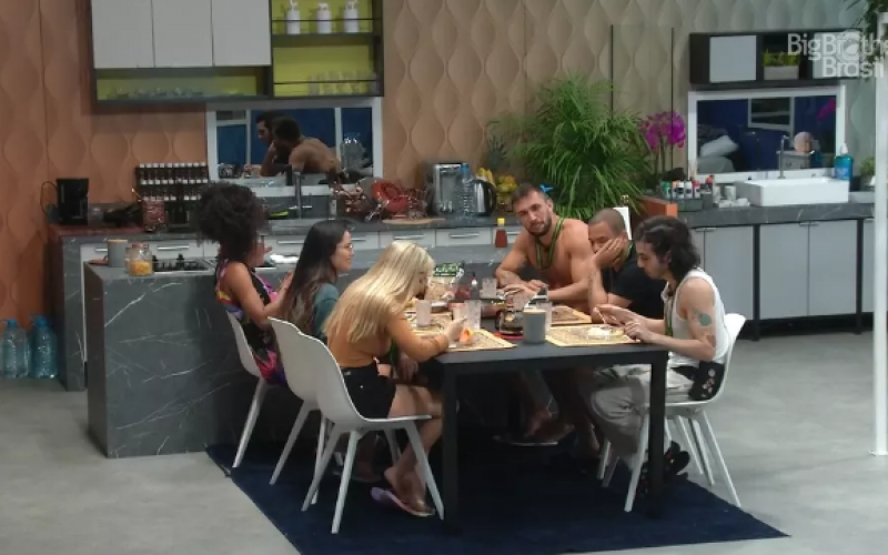 Projota brinca sobre Juliette: ‘Ela é vtzeira!’
